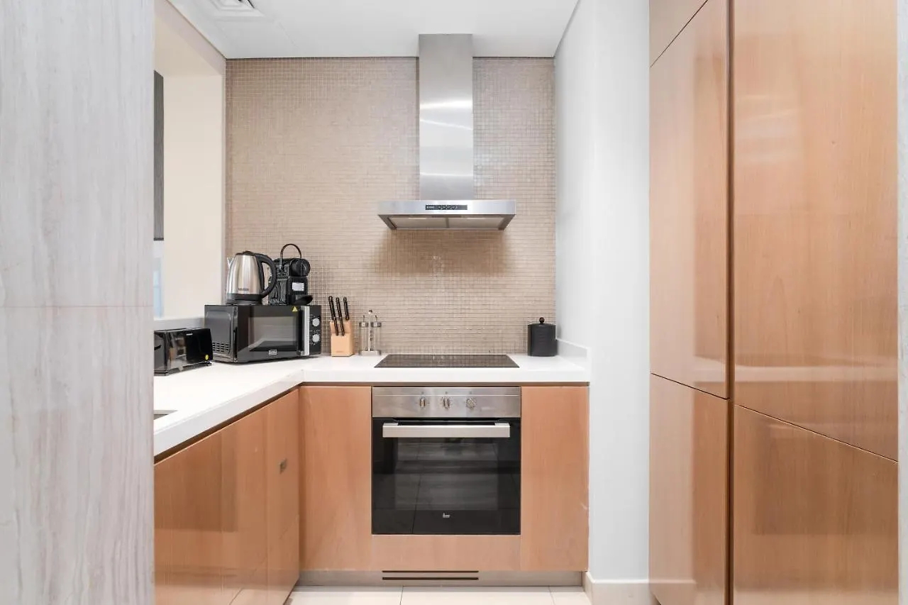 Aliving Classic 1Br Paramount Towers Business Bay-6105 Dubai Apartment